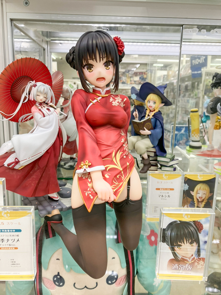 四季ナツメ　【あみあみ限定版】1/7 フィギュア 喫茶ステラと死神の蝶』より、「四季ナツメ」が1/7スケールで