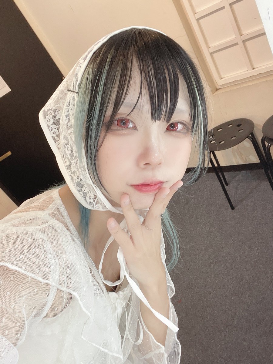 水曜のライブ その35
in 浅草橋マンホール
ありがとうございました☪ 

駆けつけてくれてありがとう🥹✨️
とてもとても緊張していた！！！本当に心強かったよおお！！！ありがとう🩵配信の方ももちろん♡♡

珍しい服と珍しいセトリ٩(ˊᗜˋ*)وどでしたか！！