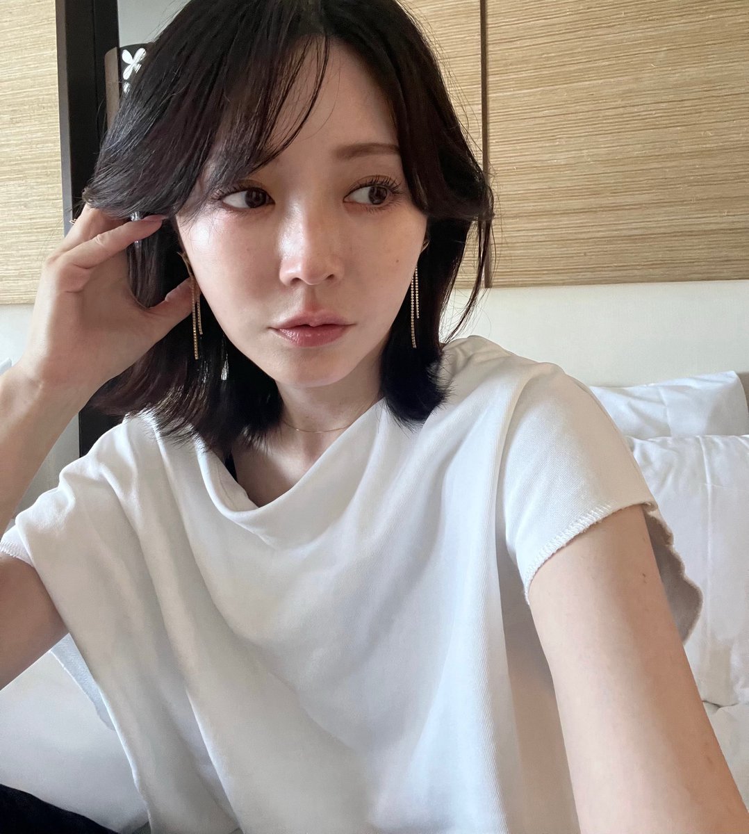 もうすぐ全顔の脂肪移植から6ヶ月。一次だけでやっぱり満足度高い。リフトしたわけじゃないから弛みとか気になる部分はもちろんあるけど、もうちょい入れたいなーくらいでやめれば不自然さも出ないんだって日々実感してる。デザインは重要だから執刀医選びは大事🥹