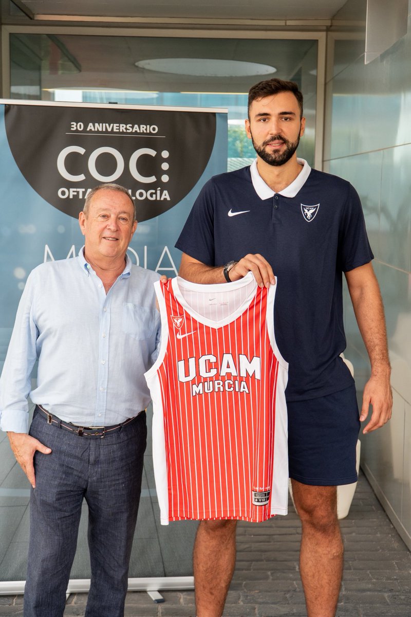 ✍🏻 𝐶𝑂𝐶 𝑂𝑓𝑡𝑎𝑙𝑚𝑜𝑙𝑜𝑔í𝑎 𝑟𝑒𝑛𝑢𝑒𝑣𝑎 𝑠𝑢 𝑐𝑜𝑚𝑝𝑟𝑜𝑚𝑖𝑠𝑜 𝑐𝑜𝑛 𝑒𝑙 𝑈𝐶𝐴𝑀 𝑀𝑢𝑟𝑐𝑖𝑎 𝑝𝑜𝑟 𝑑𝑒́𝑐𝑖𝑚𝑜 𝑠𝑒́𝑝𝑡𝑖𝑚𝑎 𝑡𝑒𝑚𝑝𝑜𝑟𝑎𝑑𝑎 𝑐𝑜𝑛𝑠𝑒𝑐𝑢𝑡𝑖𝑣𝑎

🏀 El patrocinador más longevo del club de empresas continúa apostando por el proyecto