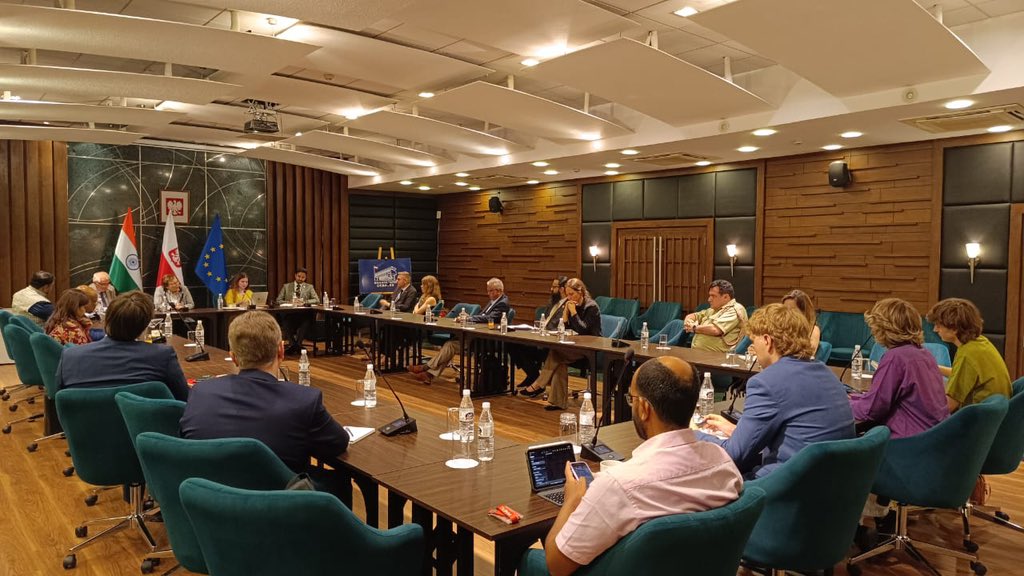 The 2nd edition of the #ShantipathDebates on Cognitive Wars in the Age of AI was a thought-provoking session! 🌍🧠 Big thanks to speakers <a href="/M_Bonikowska/">@MBonikowska</a> &amp; <a href="/nuthan_prasanna/">Nuthan Prasanna</a>, moderator <a href="/swasrao/">Swasti Rao ラオ　スワスチイ</a> and all participants for diving deep into AI's role in shaping narratives &amp; ethics. 🚀