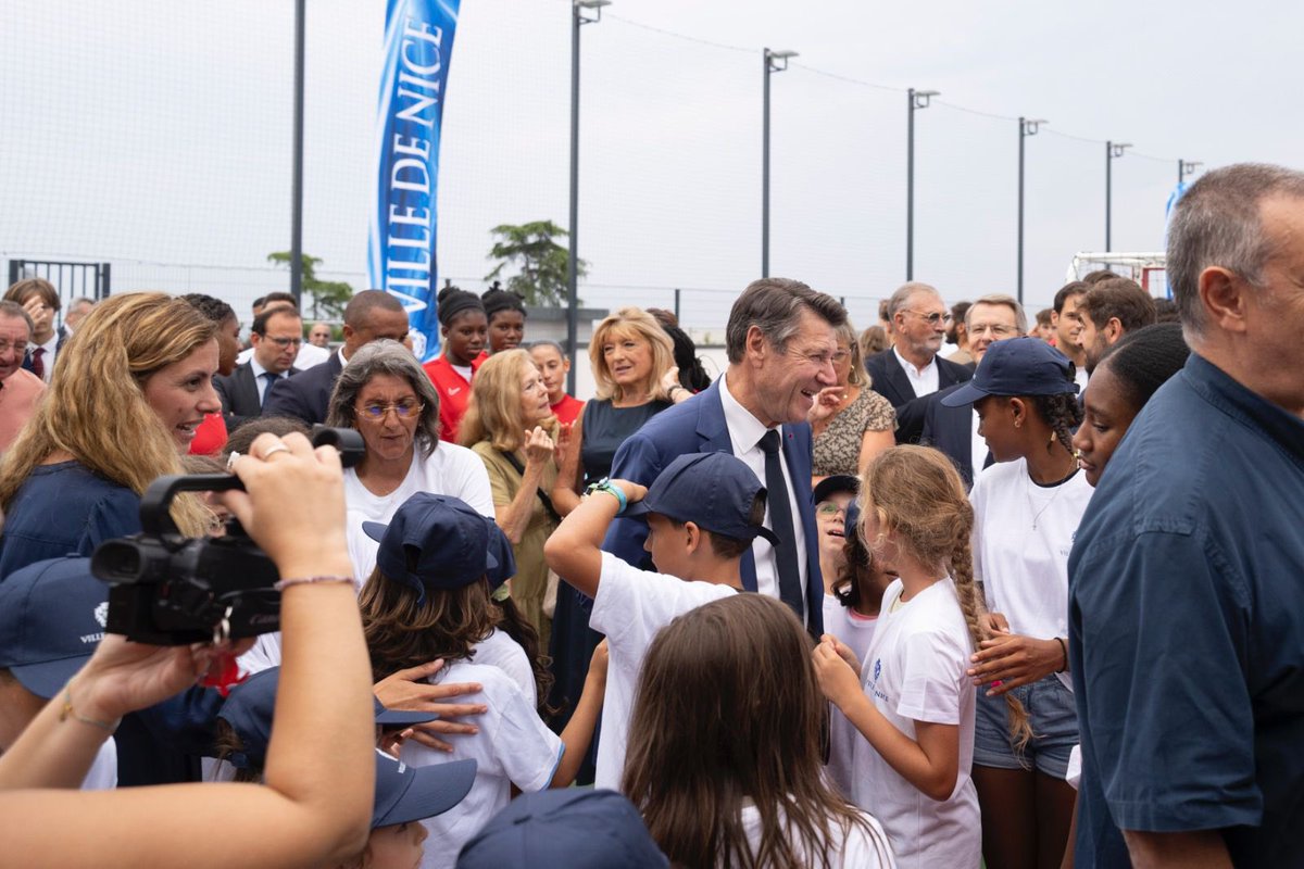 Christian Estrosi tweet media