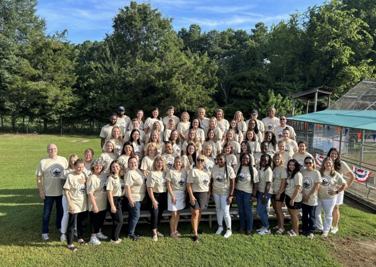 CMJohnson_Elem's tweet image. New year, new journey! 🚀 Johnson Elementary is ready to explore the world of learning — one adventure at a time. 🌟 #LearningIsAnAdventure