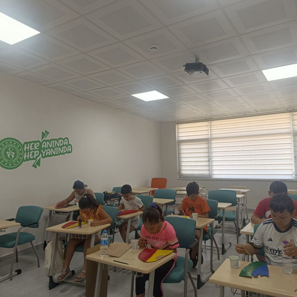 GSB_KocarliGM's tweet photo. Koçarlı Gençlik Merkezimizde resim derslerimiz rengarenk bir şekilde devam ediyor 🖌️🎨🧑‍🎨
Aramıza katılmak isteyenleri bekliyoruz. 
#GSBGM #GSB https://t.co/gY2sa4CB7q