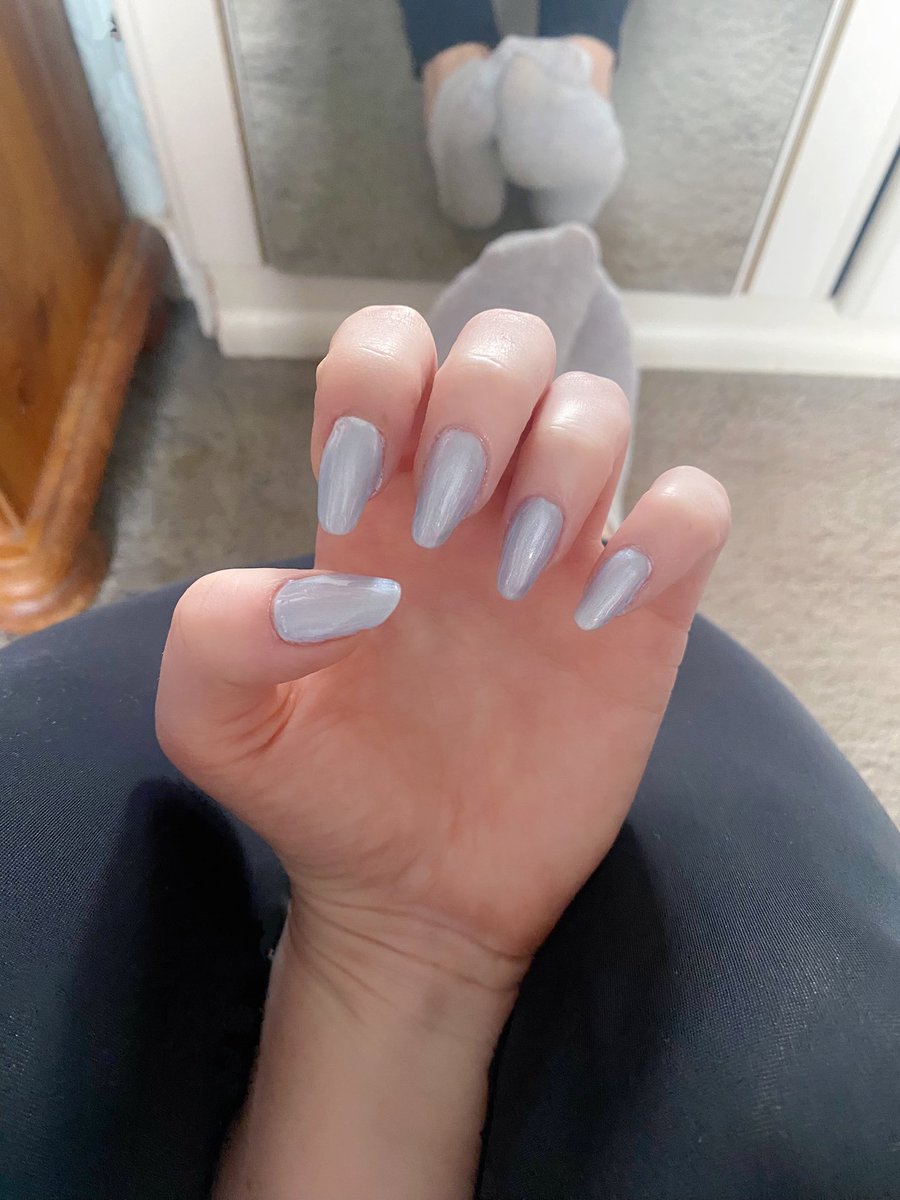 What do we think of this nail colour? Shall I match my toes?