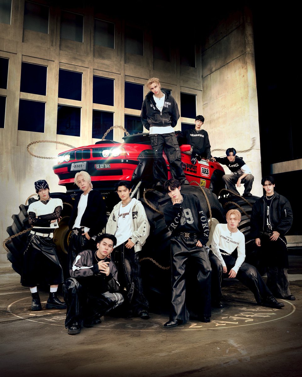 มีคนกรี๊ดสลบ! DICE ส่งท้ายอัลบั้มแรกไปกับซิงเกิลที่ 9 “BILLIONAIRE” แนว Electronic Pop ผสมกลิ่นอาย Retro Sound พร้อมได้สาว ‘ลูกจัน’ มาร่วมเล่น MV เล่าเรื่องราวสุดมันส์ในแบบแก๊งสเตอร์ที่ครั้งนี้เดิมพันด้วย “เงินล้าน” แต่ยอมแลกทั้งหมดเพื่อ “ความรัก”