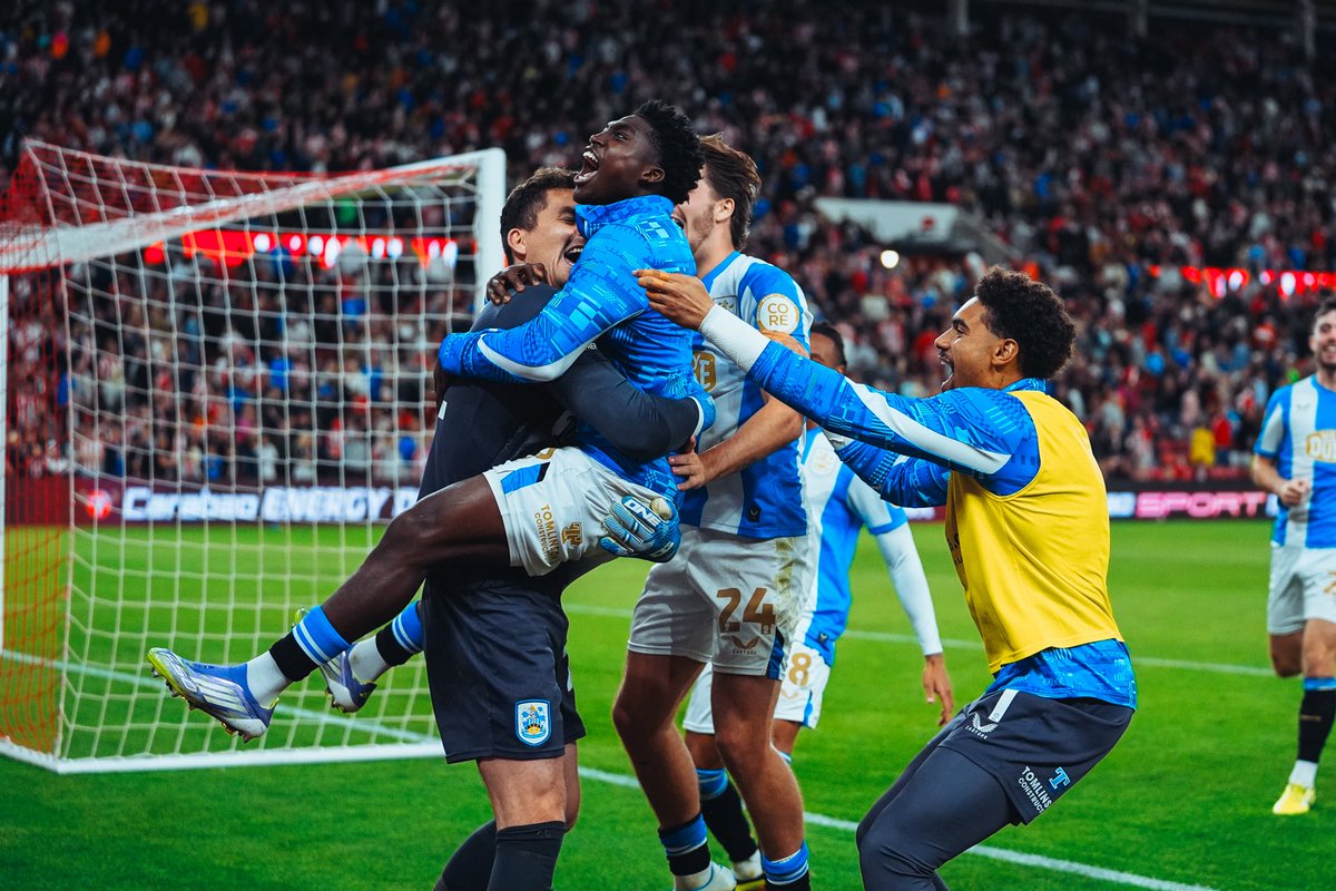 What a night! 🤩💙🤍

#htafc