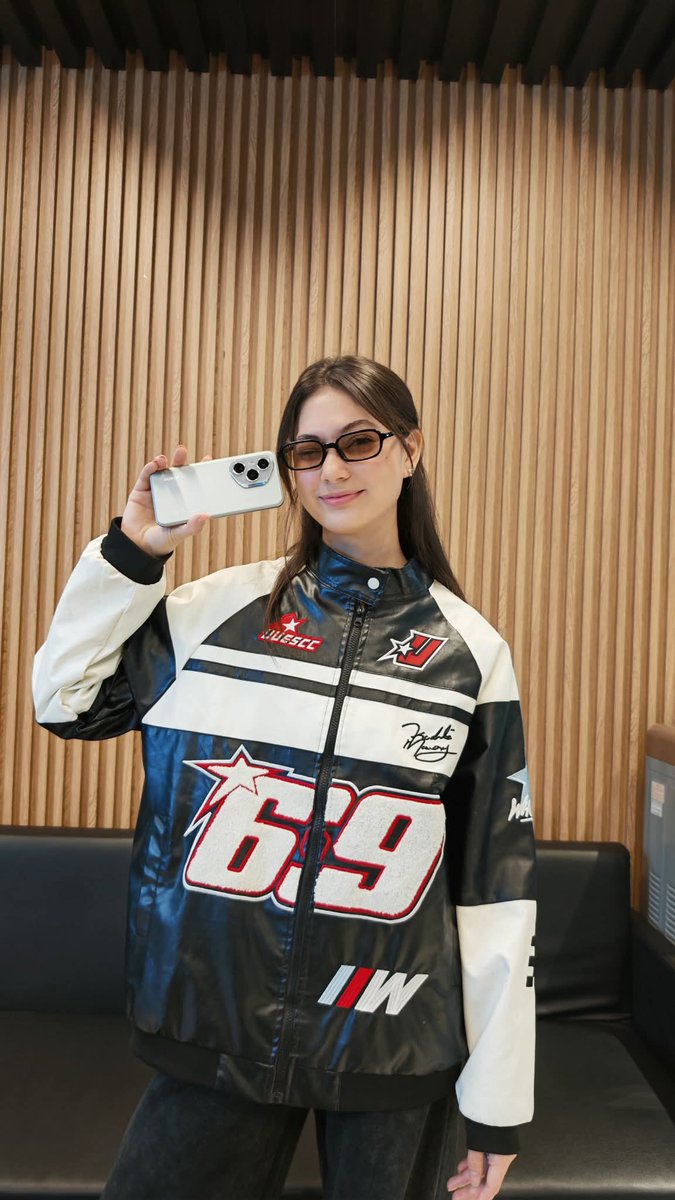 TEAM CHARLIE OFC (@teamcharlieofc) on Twitter photo 📲 || 082625 || <a href="/ccefleming/">Charlie Fleming</a> IG POST
“HONOR 400 Pro 5G is now available nationwide at PHP 32,999 with free VIMI High Speed Fan (1,099)! Get yours NOW!
<a href="/honorph/">Honor Philippines</a>
#HONOR40Pro5G #YourAIPhone #200MPUltraClearAICamera
Shopee: bit.ly/Shop_H400Pro_C…
Lazada: bit.ly/Laz_H400Pro_Ch… 📲 || 082625 || <a href="/ccefleming/">Charlie Fleming</a> IG POST
“HONOR 400 Pro 5G is now available nationwide at PHP 32,999 with free VIMI High Speed Fan (1,099)! Get yours NOW!
<a href="/honorph/">Honor Philippines</a>
#HONOR40Pro5G #YourAIPhone #200MPUltraClearAICamera
Shopee: bit.ly/Shop_H400Pro_C…
Lazada: bit.ly/Laz_H400Pro_Ch…