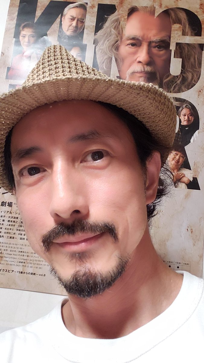 これは作戦ですか？作戦なんですか？座長・演出から嬉しい言葉をいただいた。ダメ出しもあったけど、この言葉だけで俺はもう千秋楽まで乗りきれますよ。いや、あと10年は役者が続けられますよ…
#リア王2025

そんなリア王2025のチケットはコチラ
j-stage-i.jp/typro/
もしくはDMへ。