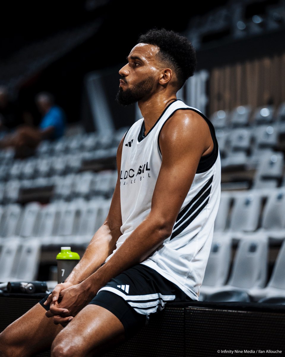Un visage bien connu présent à l'Astroballe 👀

Amine Noua a intégré la prépa en tant que partenaire d'entraînement 🤝