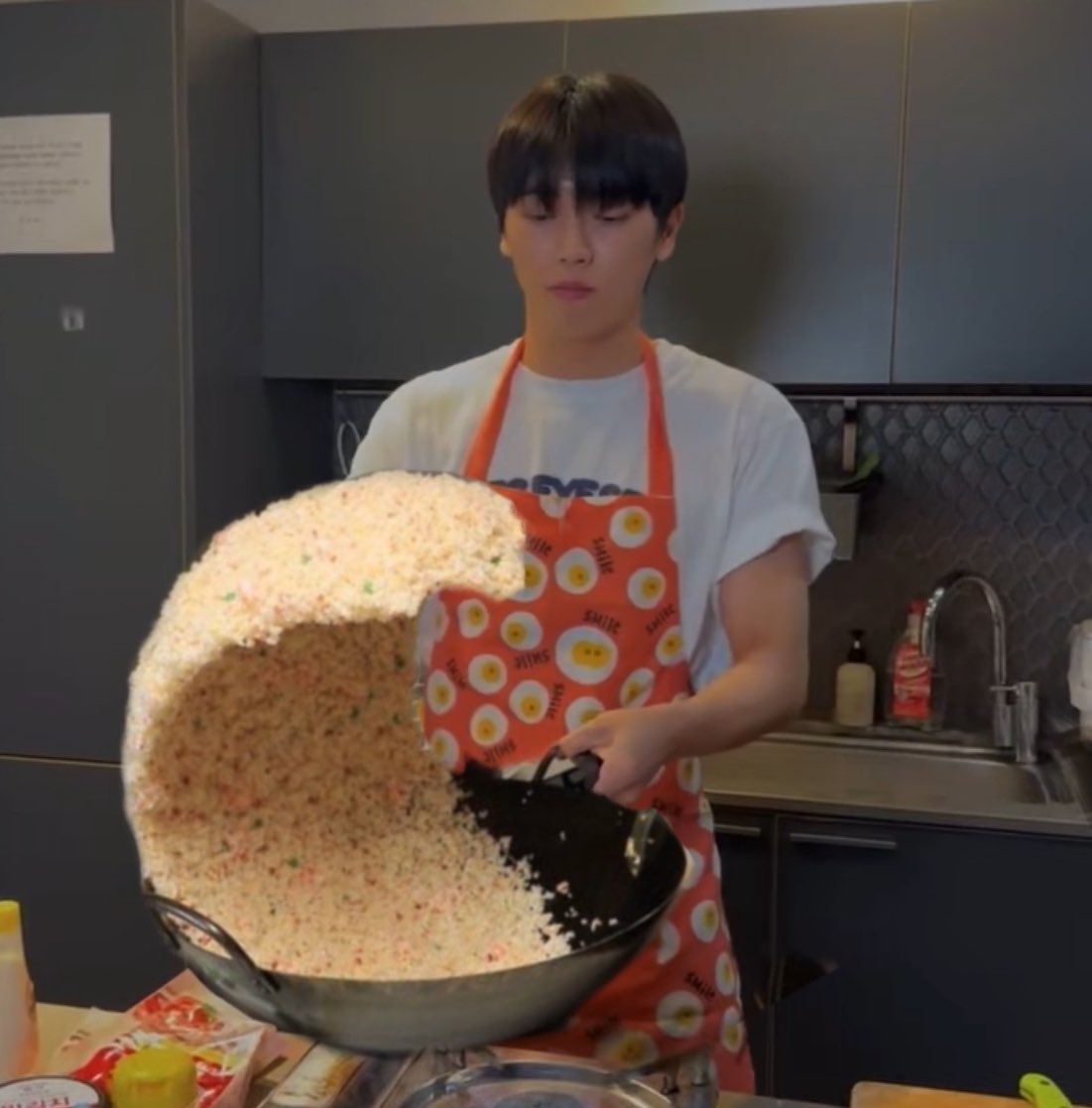 볶음밥 83인분 주세요