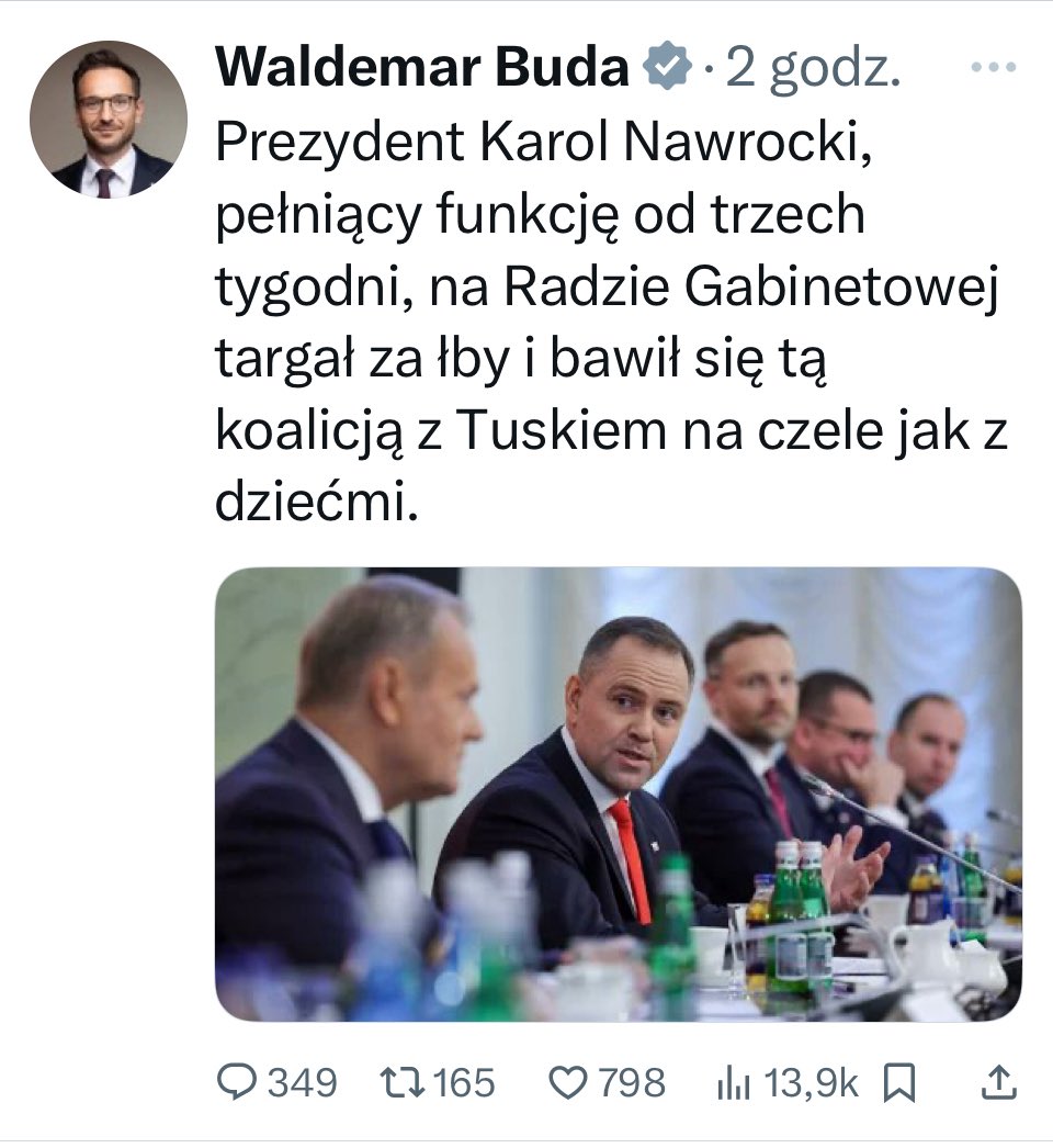 Kurtyna opadła. PiS tak właśnie widzi rolę Prezydenta PL czy Rady Gabinetowej. 
Konkrety i praca na dalszy plan, a na pierwszą linię „bawienie” się sprawami PL po to by walić w rząd i koalicję rządową.  
Wstyd i żenada.