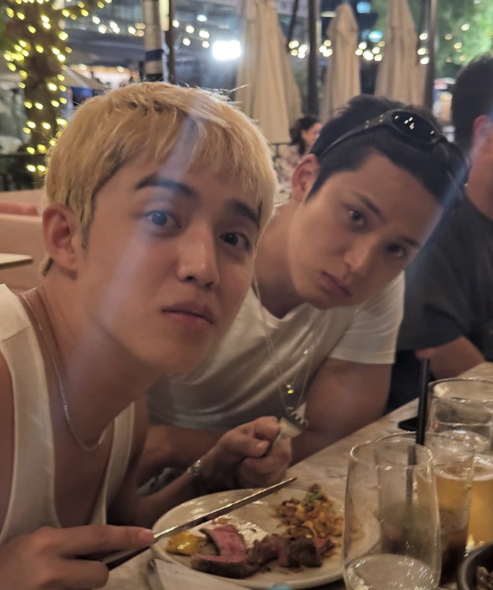 ㅇㅇ선배가 나보고
예쁘다고 그랬대
                                  (엥 존잼)   뭐시바?