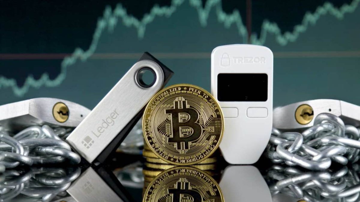 travalacom's tweet image. Are you storing, sending, or spending crypto on travel? 🔐 Travel with confidence and safeguard your assets with Travala’s new guide!

Book hotels, flights, and activities on Travala with 100+ cryptocurrencies!

🔗 Read now: bit.ly/4oVmCBi