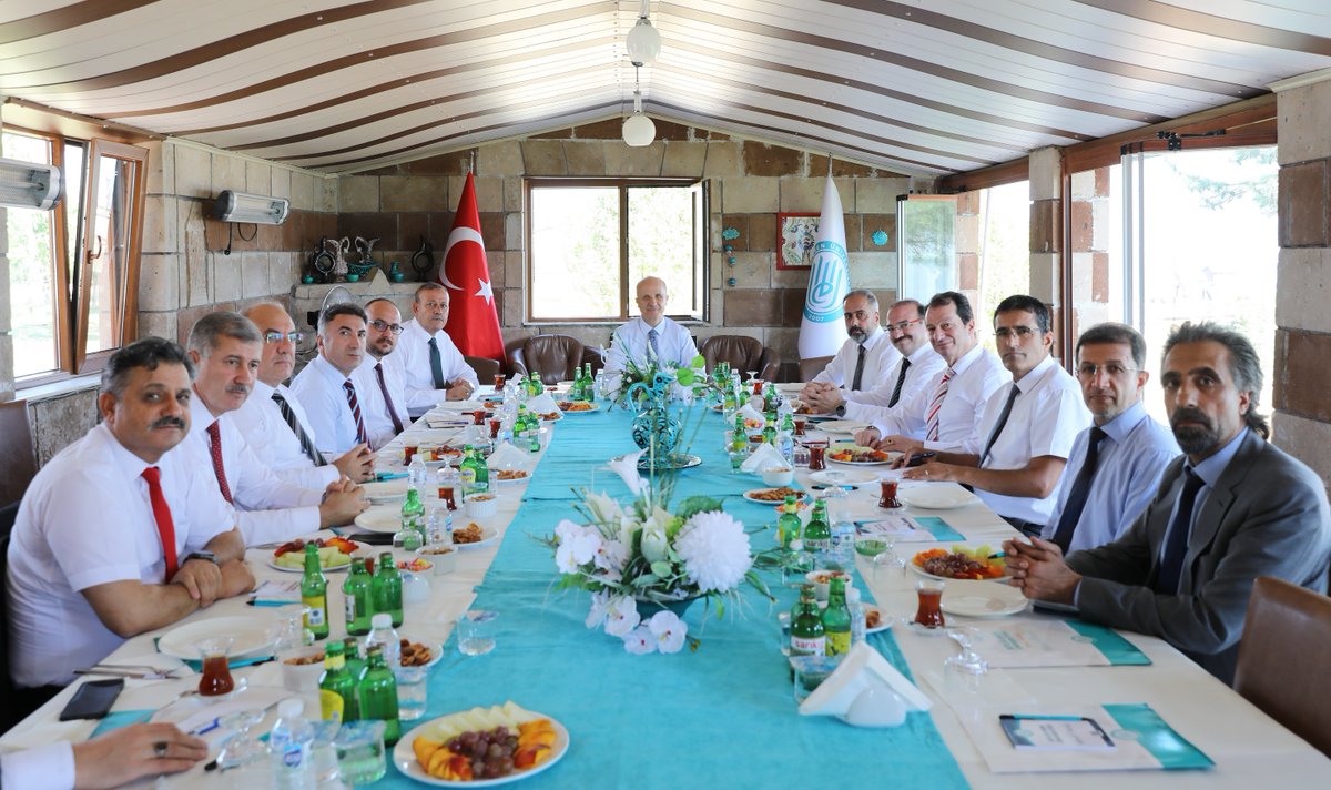 YÖK Başkanı Prof. Dr. Özvar Ahlat’ta Rektörlerle Buluştu

sirnak.edu.tr/tr/aktivite/yo…