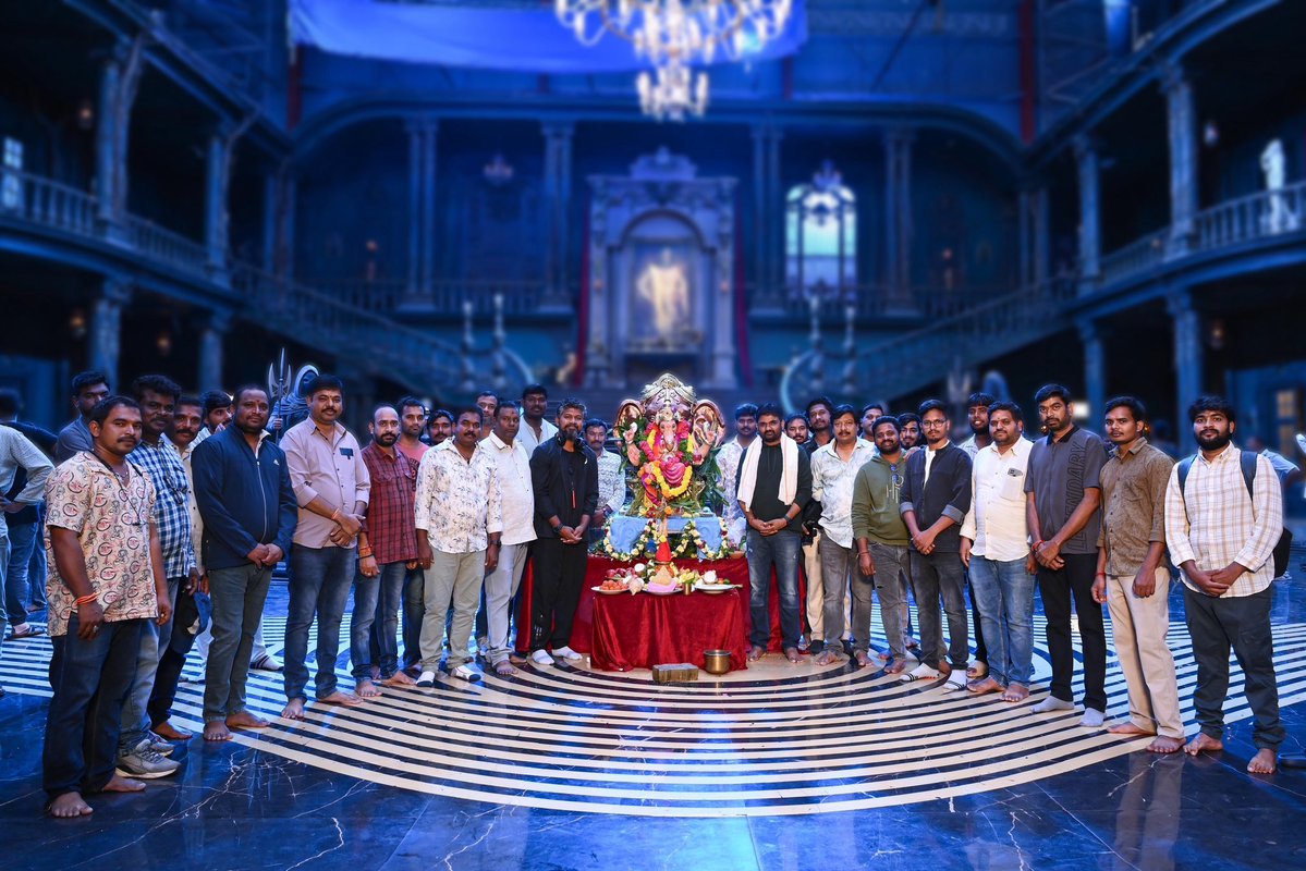 Prabhas RULES (@prabhasrules) on Twitter photo Vinayaka Chaturthi celebrations from the sets of #TheRajaSaab 🔥🔥
#Prabhas <a href="/rajasaabmovie/">The RajaSaab</a> Vinayaka Chaturthi celebrations from the sets of #TheRajaSaab 🔥🔥
#Prabhas <a href="/rajasaabmovie/">The RajaSaab</a>