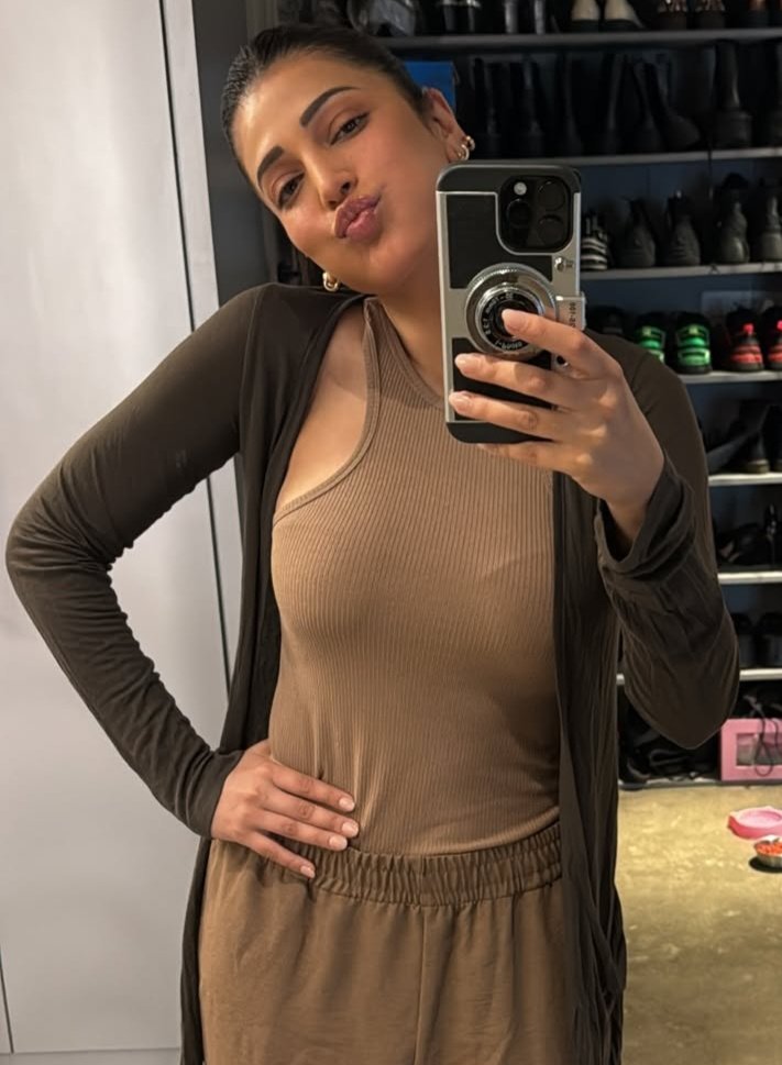 Image Shruti Haasan – The Unstoppable Force of Indian Cinema | iiQ8 Tamil Heroine