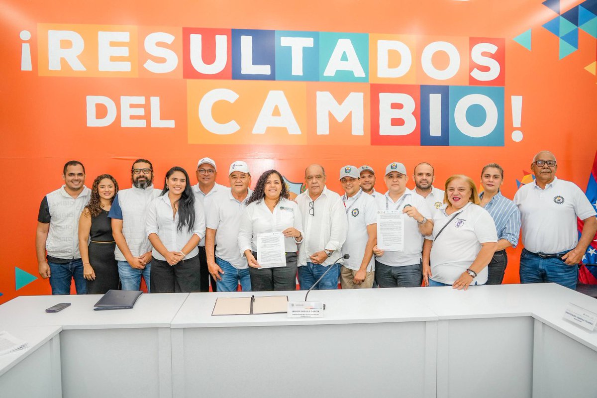 padillaingris's tweet photo. En continuidad a los compromisos de este Gobierno de resultados, firmamos  el acuerdo colectivo con todos los sindicatos de la Gobernación del Magdalena. Un logro que refleja semanas de diálogo respetuoso, voluntad de concertación y una apuesta firme por la dignidad laboral y el fortalecimiento institucional.

Este acuerdo es más que un documento: es un reconocimiento al esfuerzo diario de quienes hacen posible el servicio público en nuestro departamento.

Dentro de los acuerdos más importantes se destacan los incrementos salariales adicionales del 2% y 3% para las vigencias 2025 y 2026, así como medidas integrales de bienestar como días adicionales de descanso junto a las vacaciones, permisos familiares y para citas médicas, y jornadas de integración.

También se incluye la proyección de convenios educativos con universidades, acceso a formación y participación sindical internacional, y acciones en salud mental, actividad física y condiciones laborales más seguras.

Gracias a SINALTROADICOL, SINTRACAD, SINTRAGOBERMAG y SINTRASAGOMAG por su disposición al diálogo, por defender los derechos laborales con argumentos, y por coadyuvar a la construcción este acuerdo desde el respeto y la concertación.