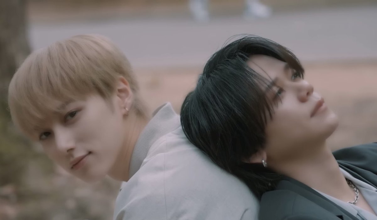 やばい、このおざまき風情ありすぎて涙出そうになった🥲
匠海に全てを委ねる信頼しきってるように安らぐ京介の表情が良すぎて😭
少し京介に目線を向けて全てを受け入れてるような穏やかな匠海の表情も😭
おざまき素敵すぎる😭😭🧡💙

#尾崎匠海 #藤牧京介