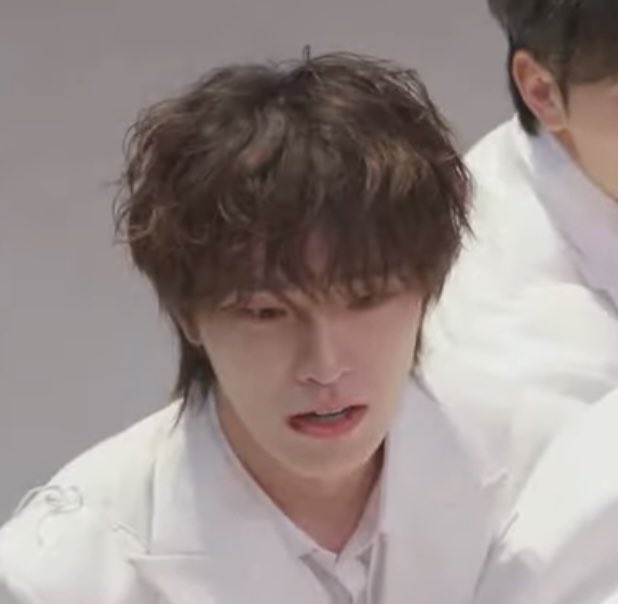다음 고잉 디노 입술 상처 뭐야!!!!!!!!!