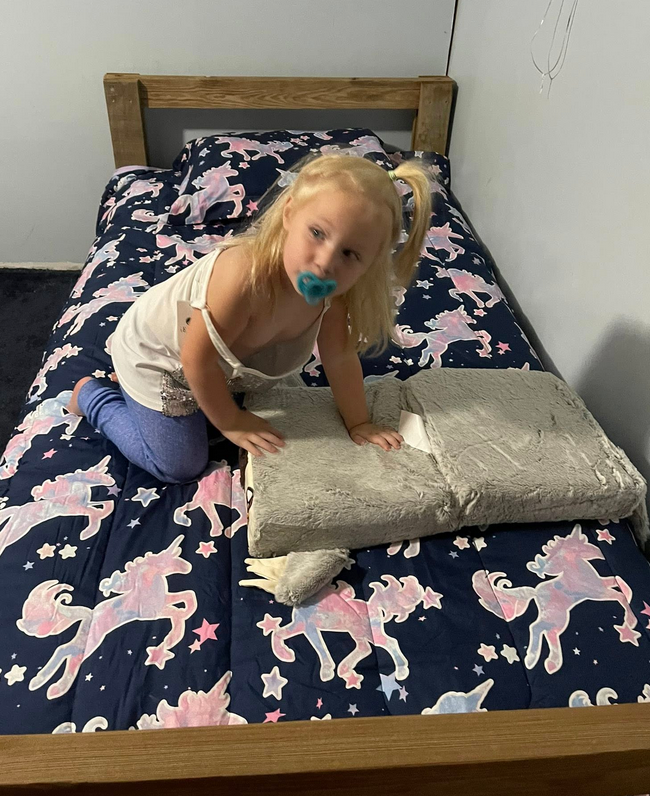 MyPhasselle's tweet photo. 11beds delivered by the South Pittsburg delivery team yesterday! Lot of sweet smiles and excitement!! #rotary 
#HumansHelpingHumans https://t.co/cbNtYyUneL