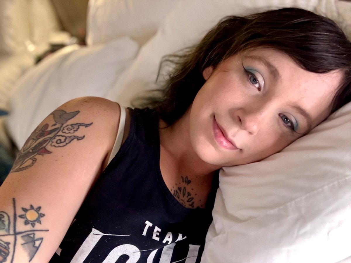 Transgirlazalea's tweet photo. POV: you wake up beside me in my hotel room at the beach ❤️ https://t.co/djRc2zs4T9