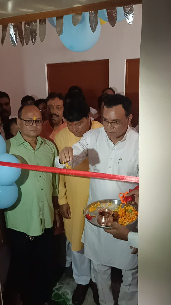 dryogesh_mla's tweet image. आज श्री गणेश चतुर्थी के शुभ अवसर पर नगर पालिका सारनी में प्रधानमंत्री आवास योजना शहरी A.H.P. घटक के ई.डब्ल्यू.एस.आवासों के 125 हितग्राहियों को आवंटित आवासों का स्वामित्व हस्तांतरण सह गृह प्रवेश के कार्यक्रम में सम्मिलित हुआ।
#vidhansabha_amla_sarni
#PMaawasYojana