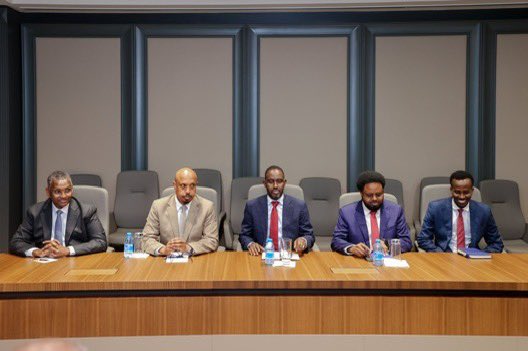 On Wednesday, #Somalia’s President, <a href="/HassanSMohamud/">Hassan Sheikh Mohamud</a>, received #Sudanese intelligence chief General Ahmed Ibrahim Ali Mufaddal, who conveyed a message from the Chairman of the Transitional Sovereignty Council of Sudan, Abdel Fattah al-Burhan, reaffirming Sudan’s commitment to