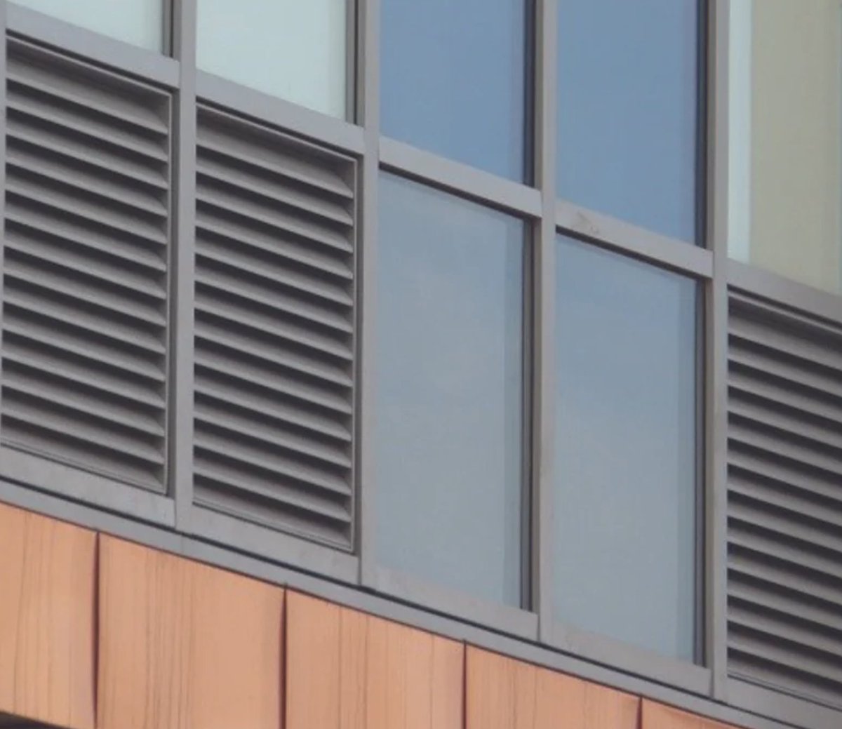 Our Louvre backing panels are constructed from 1.5mm aluminium sheet. 
Panels can be provided with cut outs or plenum box to the customers bespoke requirements and of course choose your RAL colour   #LouvrePanels #AluminiumConstruction #RALColors