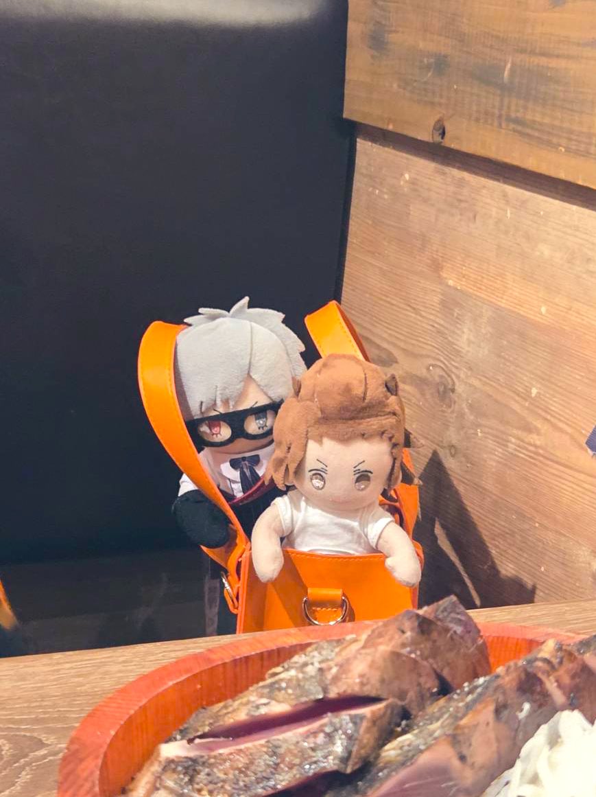 こっちみてる。