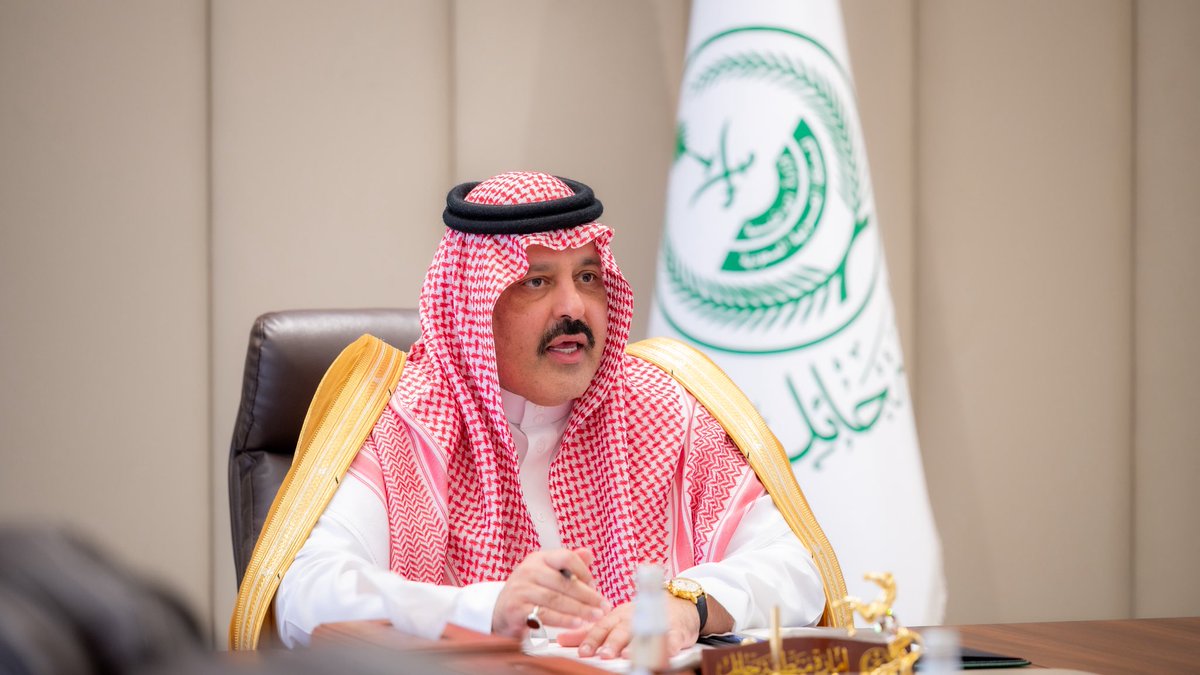 سمو #أمير_منطقة_حائل يجتمع عن بعد مع معالي رئيس مؤسسة البريد السعودي "سبل" م.آنف أبانمي بحضور سعادة وكيل الإمارة  والمشرف العام على المناطق بالمؤسسة ومدير البريد بالمنطقة وعدد من القيادات، ويطّلع على مشروع إنشاء مركز فرز لوجستي، يسهم في رفع الكفاءة، ويعزز مكانة حائل لوجستيا.