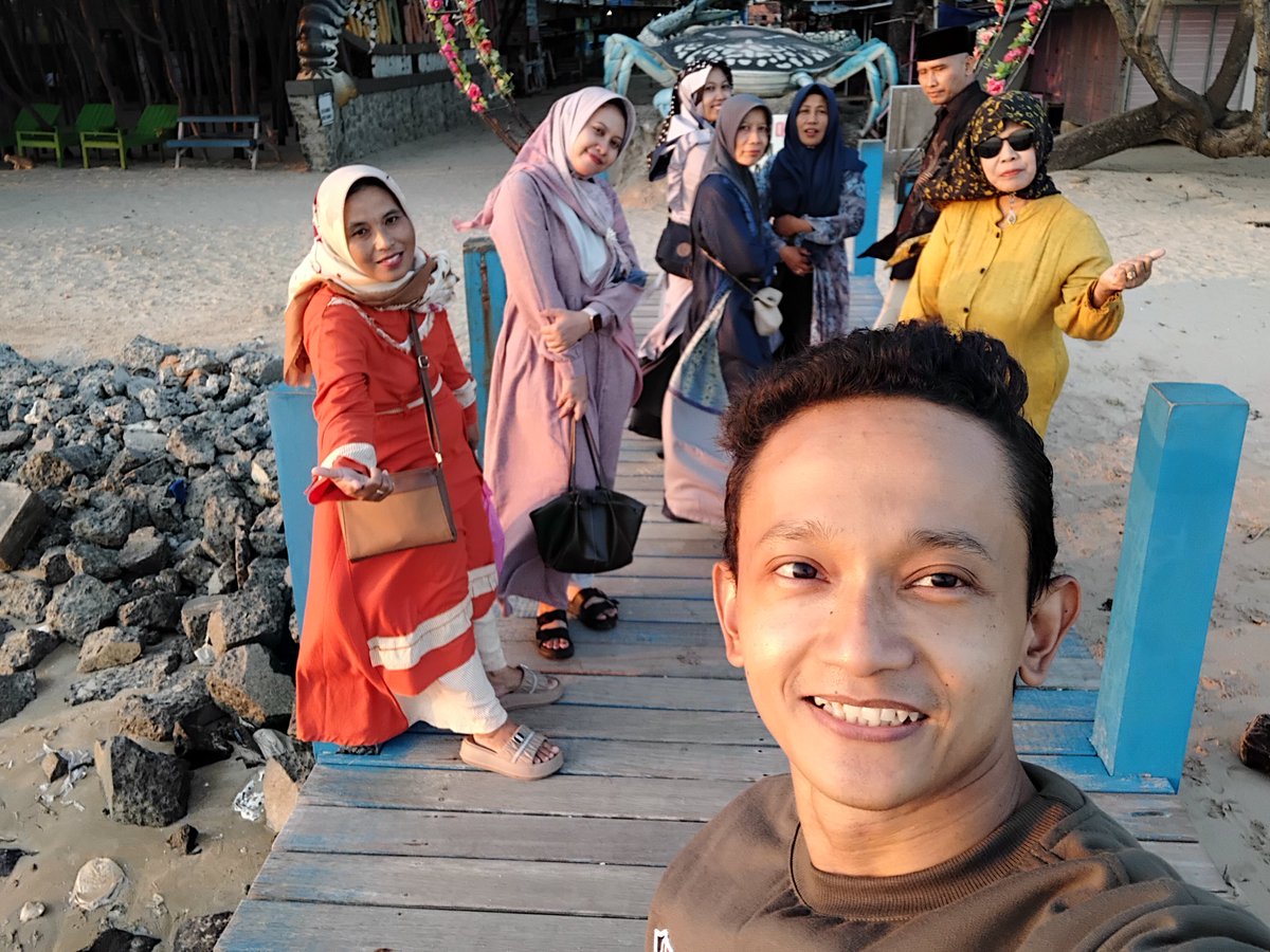 ristaslinuha's tweet image. Refreshing dulu