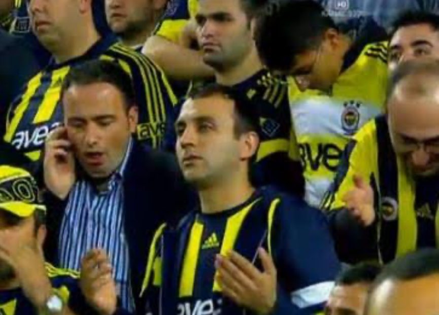 Başka kapı yok ki gidelim Yarabbi
Sana geldik Allahım
Lütfuna geldik Allahım
Affına geldik Allahım.