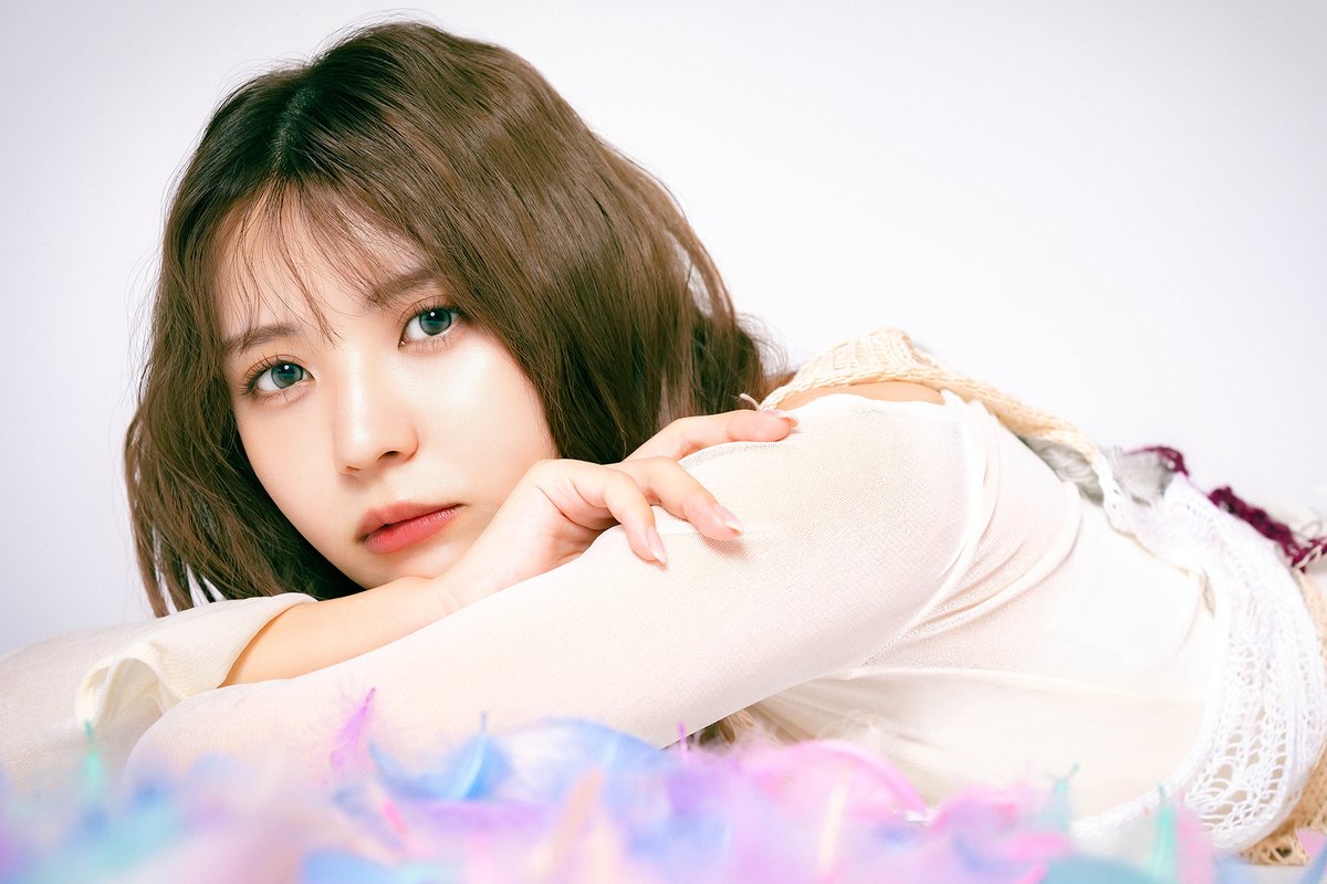 【インタビュー】yousti🪶

元櫻坂46小林由依
ソロアーティストとしてデビュー
ネガティブも強がりも抱きしめて
natalie.mu/music/pp/yousti

初挑戦の作詞や理想の“yousti像”語る

「日常生活の中で疲れちゃったり、行き詰まっちゃったりしたときの心休まる瞬間になれたら」

#yousti