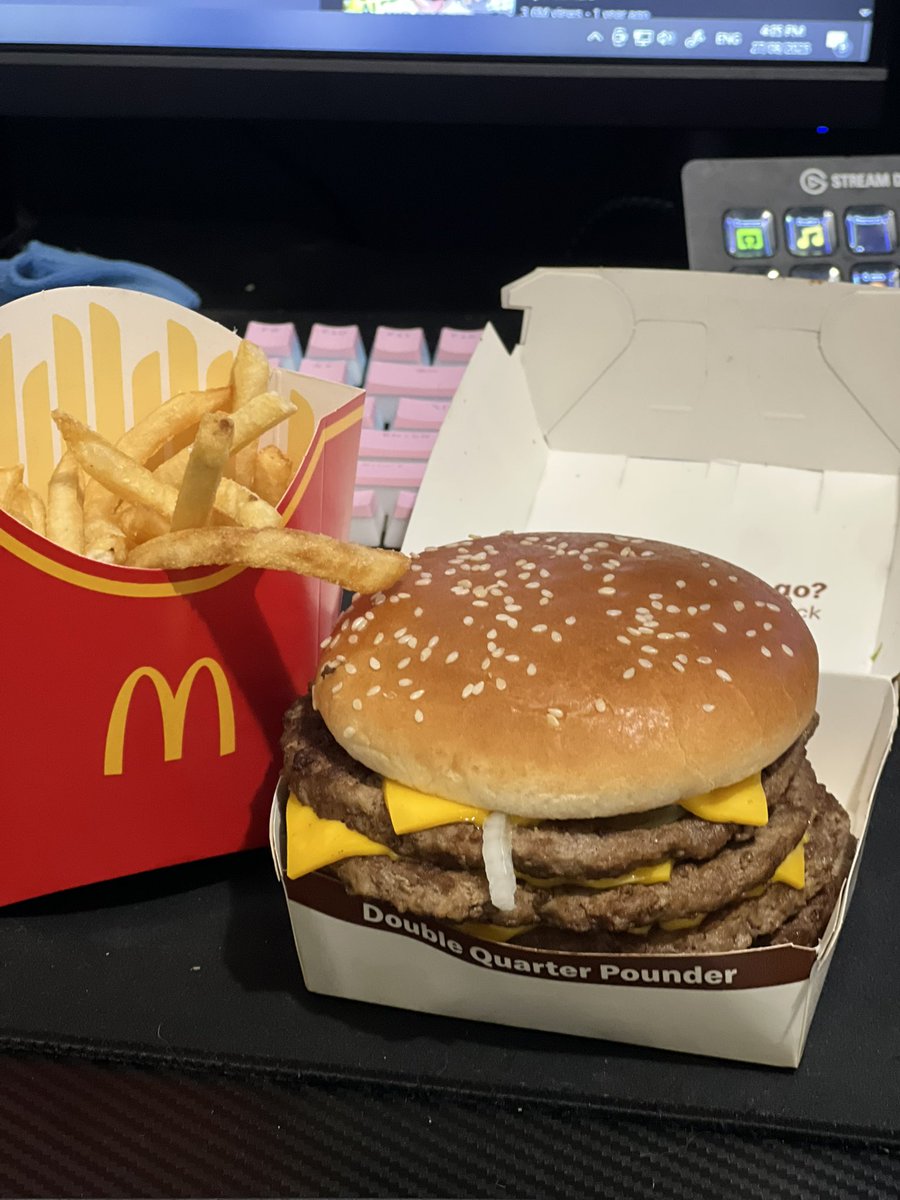 I present you the POUNDER a double quarter pounder with 4 patties. Thats a tick of the bucket list.