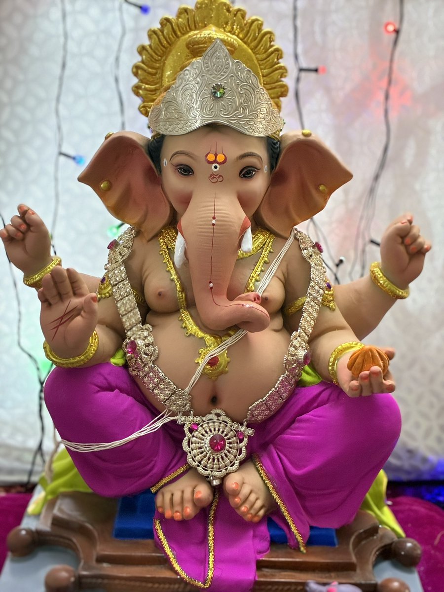 गणपती बाप्पा मोरया 🙇❤️

#गणेशउत्सव_2025 🙏🏻