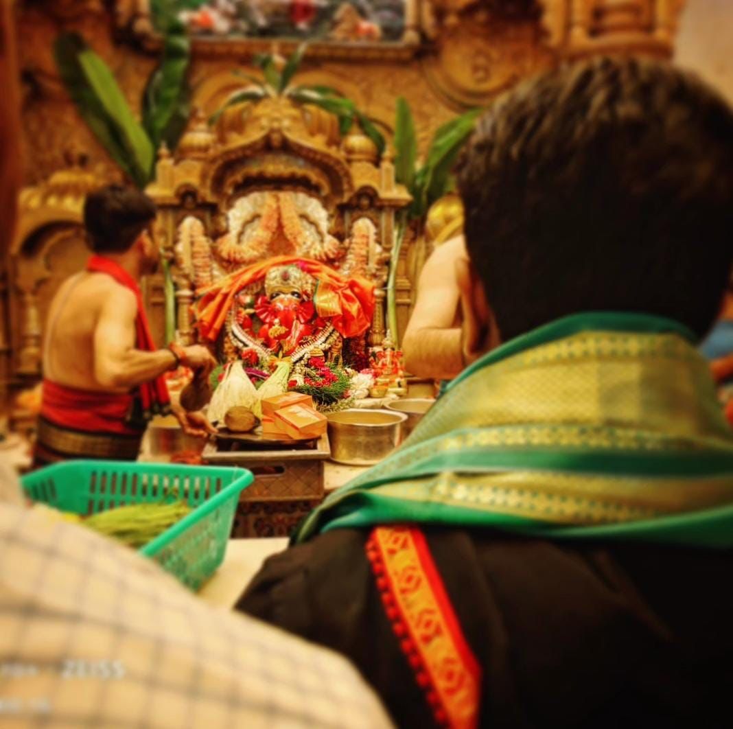 Hindupur RamCharan Fans (@hindupurrcft) on Twitter photo Happy Vinayaka Chavithi to everyone ๐ช๐โจ May Lord Ganesha bless us with joy, wisdom & new beginnings ๐๐ธ
<a href="/AlwaysRamCharan/">Ram Charan</a>
#VinayakaChaturthi2025 #Peddi Happy Vinayaka Chavithi to everyone ๐ช๐โจ May Lord Ganesha bless us with joy, wisdom & new beginnings ๐๐ธ
<a href="/AlwaysRamCharan/">Ram Charan</a>
#VinayakaChaturthi2025 #Peddi