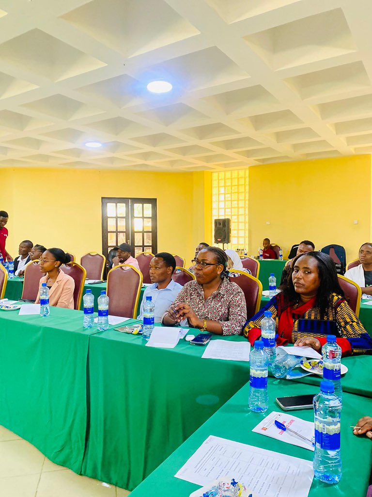 Vijana4Food's tweet photo. Dodoma to the world🎊…55 voices came together at the Food Policy Dialogue to shape sustainable, youth led food systems through Innovation, policy reform & investment.
We believe that youth are at the heart of change💪
#Vijana4Food #Act4Food #TYAFSDom https://t.co/9Fxvx3aQfm