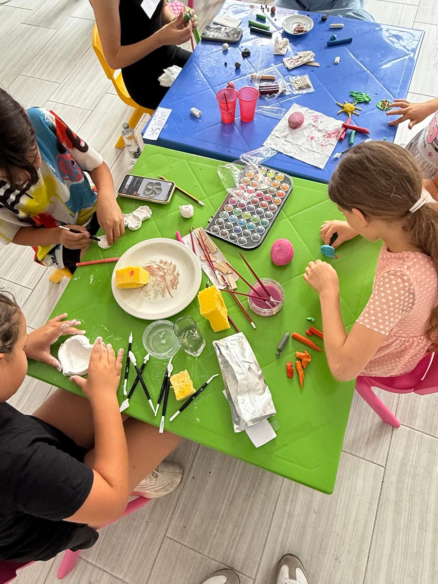 WVAlbania's tweet photo. Through #EU4SocialCare, 📍Kavaja Municipality & #DARC are providing a safe space where children👧🧒, youth, women & families👩👩👧👦 in need access support, creative activities🎨, psychosocial services & training to build new skills.
Funded by @EUinAlbania
@albania_unicef #MoHSP https://t.co/B59qb8O1dw