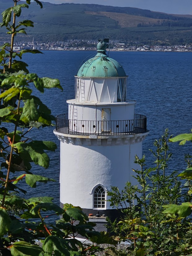 StephenAHenry's tweet photo. Top of the Cloch
Operational in 1797 - it was designed by Thomas Smith and his son in law, Robert Stevenson
The first oil filled lantern was lit on the 11th August 1797 - over 228 years ago!!
#History #ClochLighthouse #Gourock #Scotland https://t.co/EOFoK8J65J