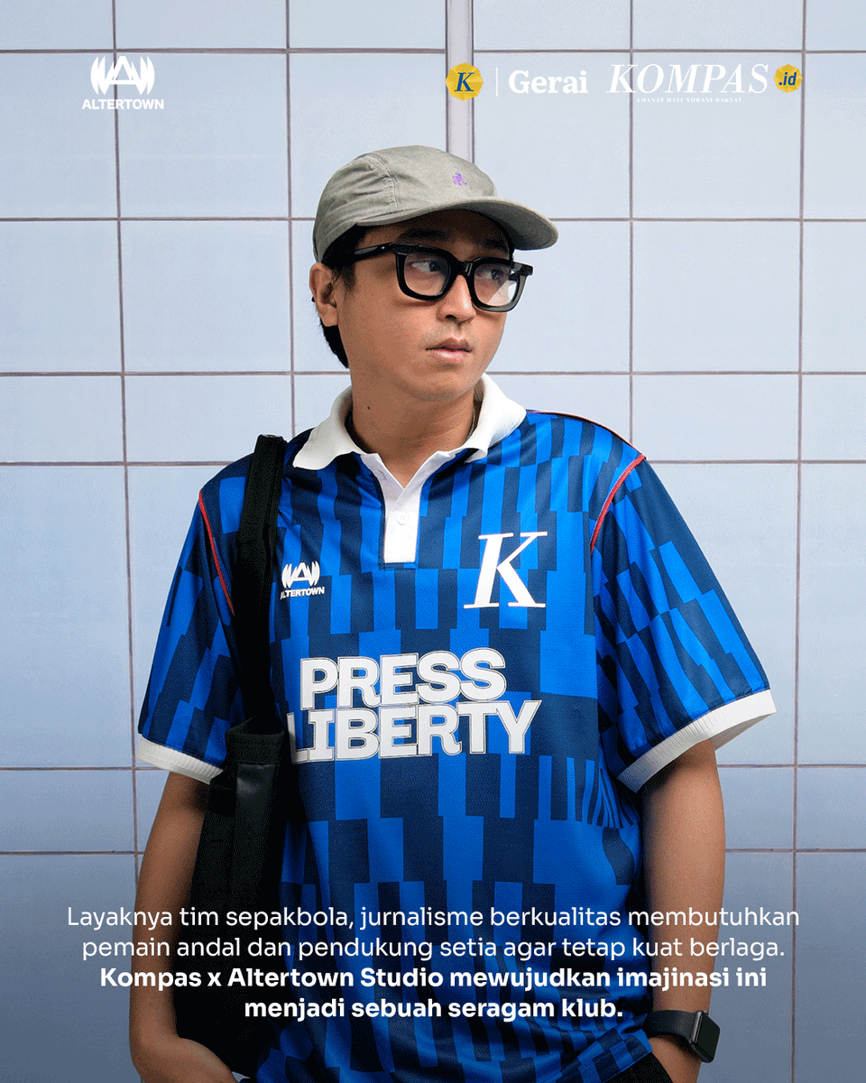 hariankompas's tweet photo. 🚨 GIVEAWAY ALERT 🚨
#GeraiKompas, @hariankompas, @KompasKlasika dan #AltertownStudio hadir lewat kolaborasi jersey eksklusif yang terinspirasi dari semangat kebebasan berekspresi dan jurnalisme berkualitas. ⚡️
Layaknya seragam sepakbola yang menyatukan pemain dan pendukung, jersey ini adalah simbol inklusivitas—bahwa setiap suara punya arti.
#GeraiKompas #HarianKompas #Altertown #KompasxAltertown #PressLiberty #SupportingQualityJournalism