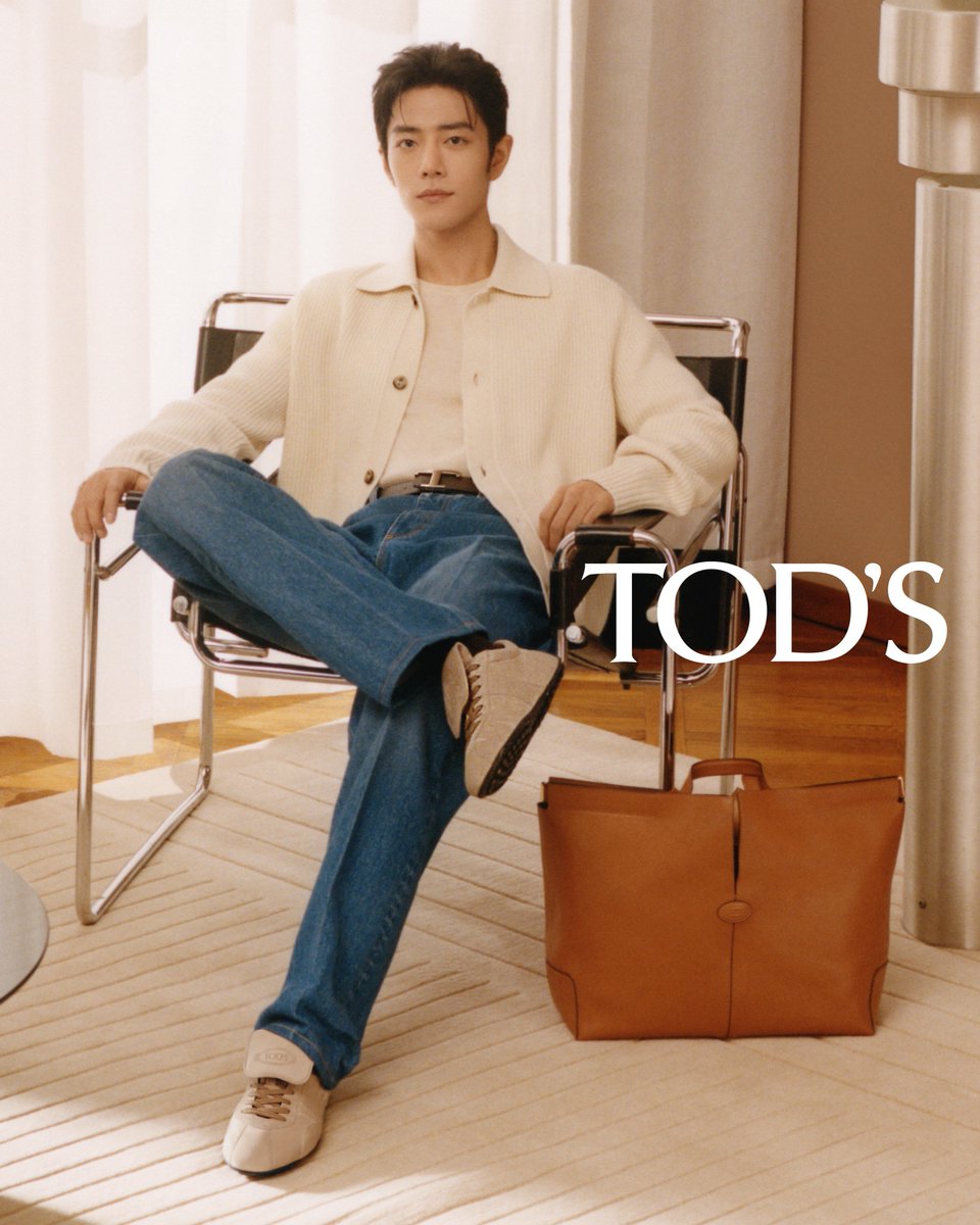 Effortless grace, refined style. Xiao Zhan is the definition of modern elegance.

#XiaoZhan 
#TodsFW25 
#XiaoZhanxTODS