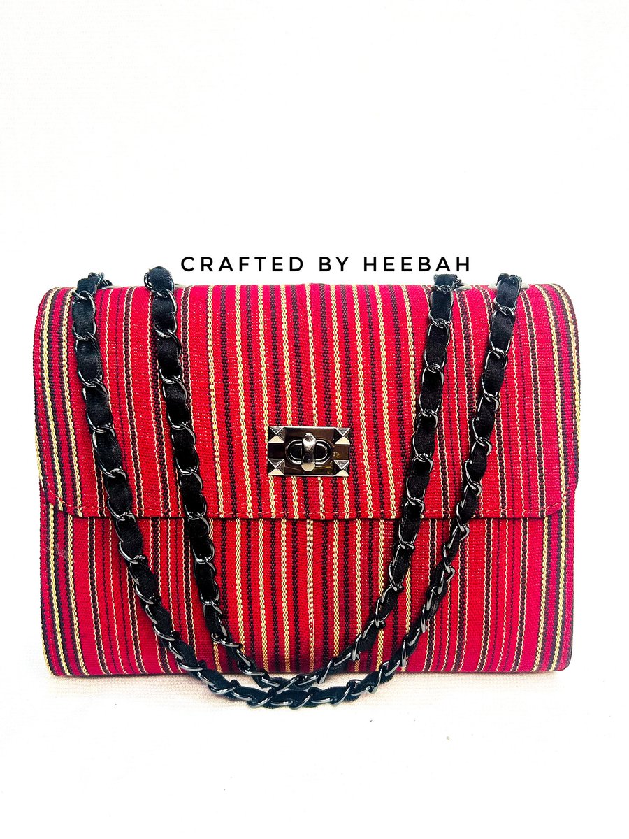 Bag LAIDE❤️
This bag is made with quality patterned Asooke, certified to make you stand out!

It's well padded, chic chain handle, magnetic closure and it's fully lined with velvet.

PRICE:₦22,000
Location: Lagos (Nationwide delivery)
Please repost 🙏🏻
<a href="/peng_writer/">Ibrahim Kazeem Content writer and SMM</a>