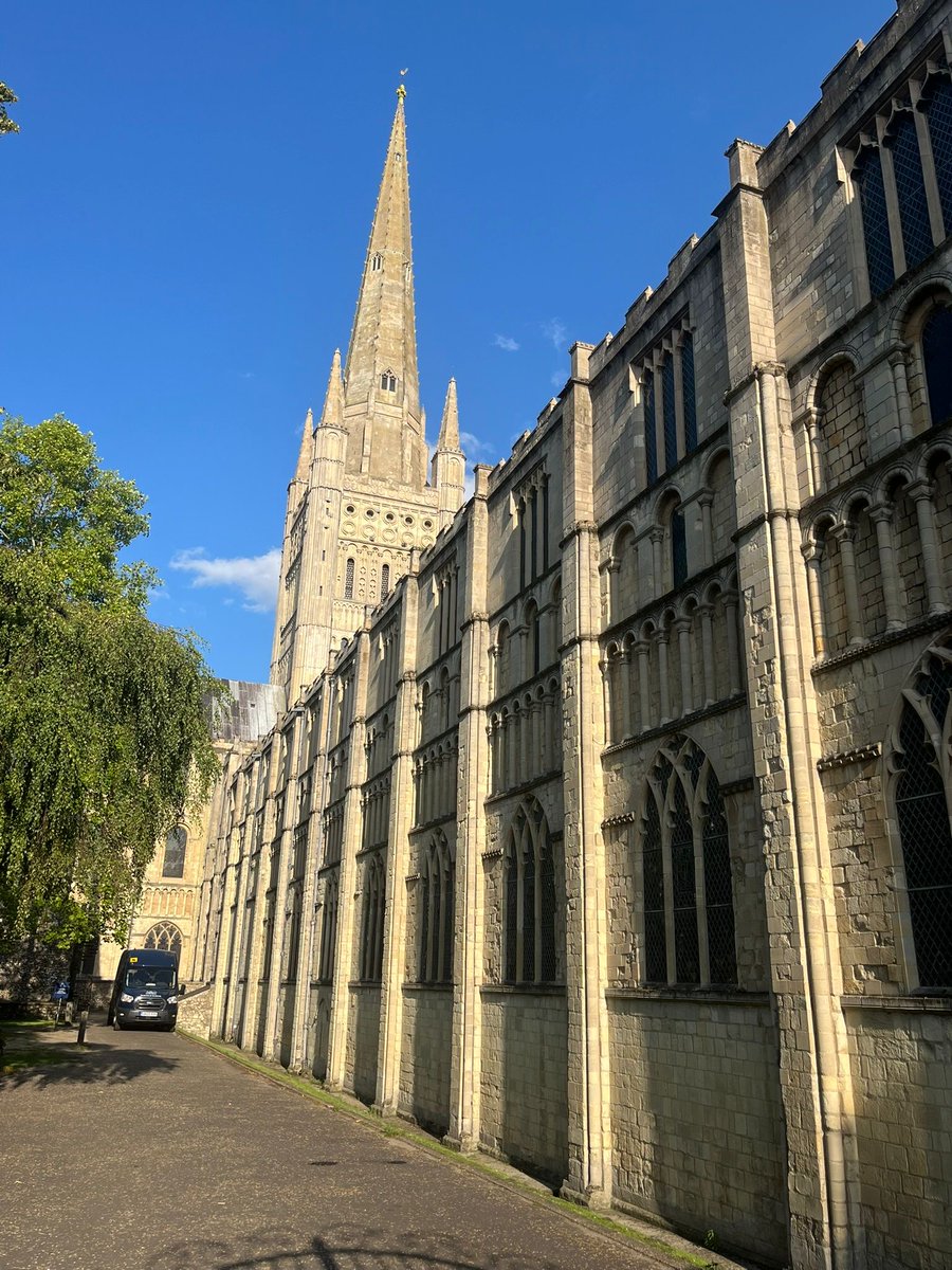 Gabbitas_UK's tweet image. Celebrating success at Norwich! 
After 2 years of hard work, our Day School Hosting students have secured offers at top unis worldwide! 
Next stops include:
📌 Manchester – Economics
📌 King’s College London – Maths &amp;amp; Management
#AlevelResults #NorwichSchool