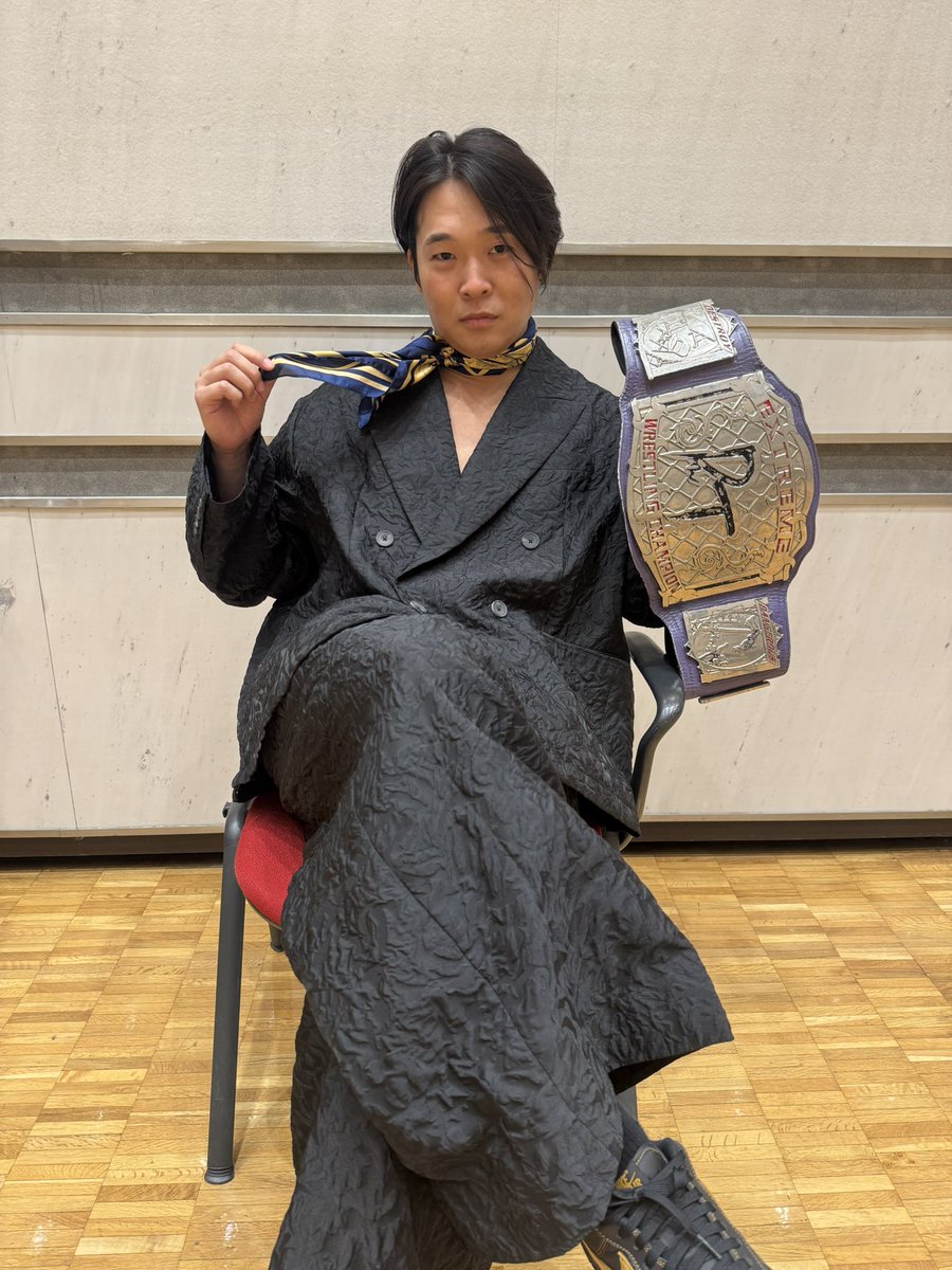 toy_ddt_k's tweet photo. 2ショット撮影会始まっています！
自分を撮るくらい余裕があります…
おもてなししますよ🤌
#ddtpro
#人生ワンカウント https://t.co/QDp506RaKe