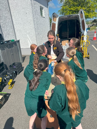Farrans_UKI's tweet image. ✨Our team working with @niwnews in the scenic foothills of the Mourne mountains teamed up with @womenstec to visit St Patrick’s Primary School in Hilltown before the summer holidays. ✨

Find out more: farrans.com/farrans-and-wo…

#notjustforboys #construction #socialvalue