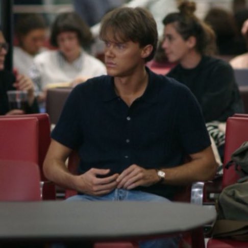 ST4RTOVERBUCK's tweet photo. in a room full of people, i look for you. would you avoid me or would you look for me too? 
#TheSummerITurnedPretty https://t.co/i6lxb3ZsBL