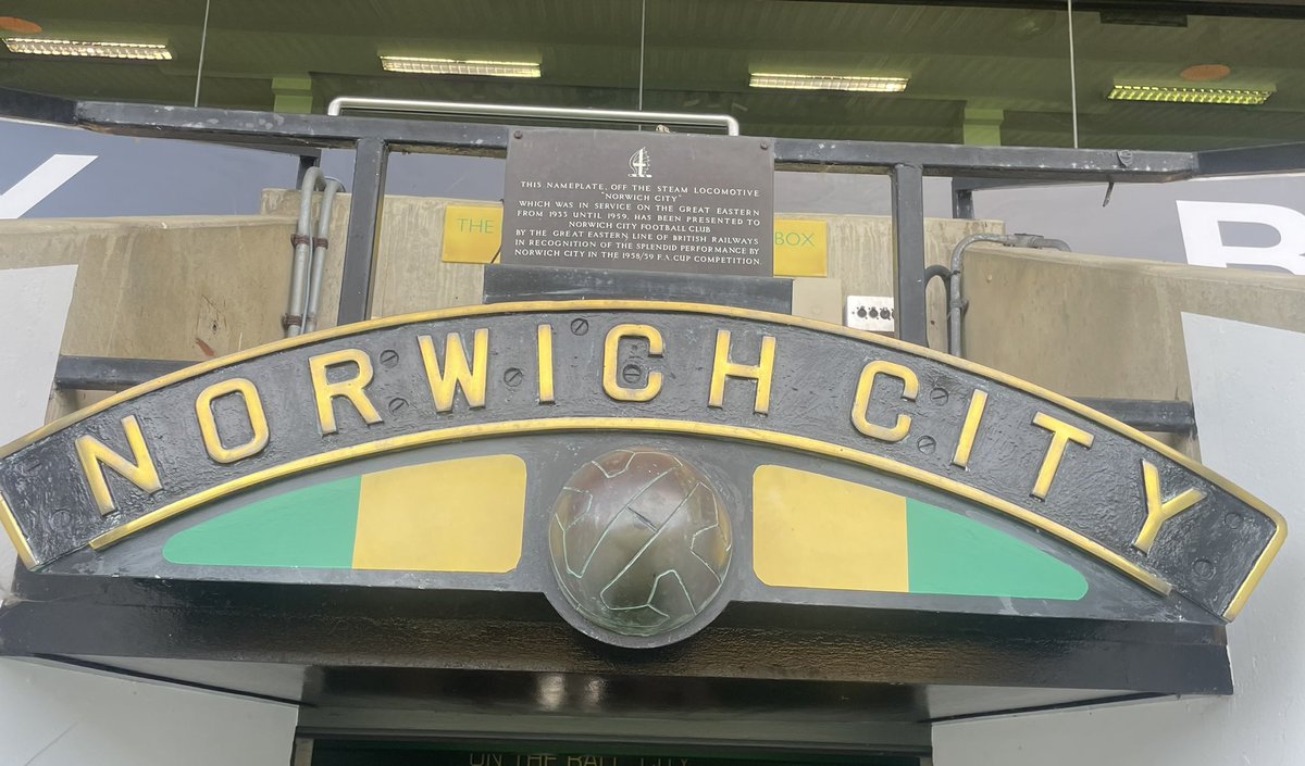 Smashing performances on and off the pitch last night. Thanks to all <a href="/SouthamptonFC/">Southampton FC</a> fans for making the journey incredible support. Made the trip back less of a challenge. See you all at Watford❤️😇 COYRIOFL
