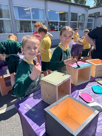 Farrans_UKI's tweet image. ✨Our team working with @niwnews in the scenic foothills of the Mourne mountains teamed up with @womenstec to visit St Patrick’s Primary School in Hilltown before the summer holidays. ✨

Find out more: farrans.com/farrans-and-wo…

#notjustforboys #construction #socialvalue