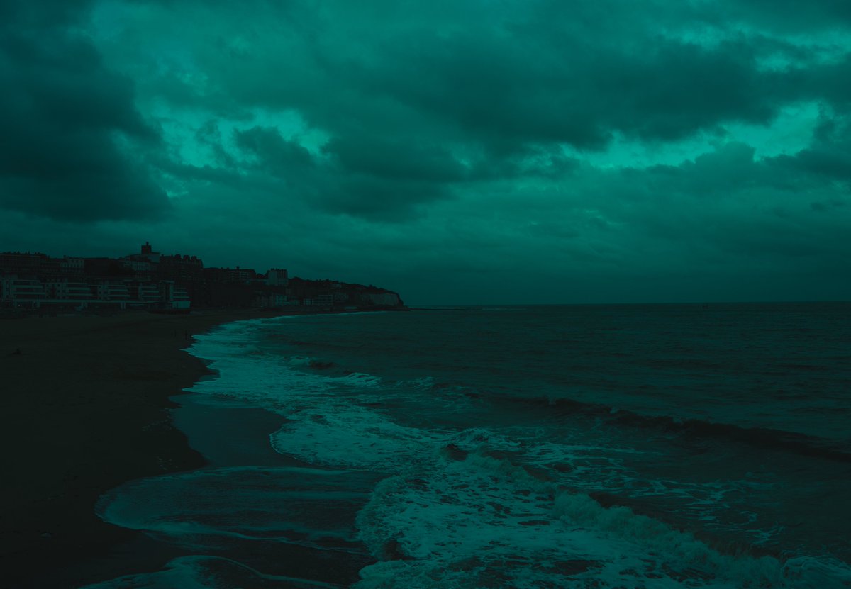 zosphotos's tweet image. The ocean in green